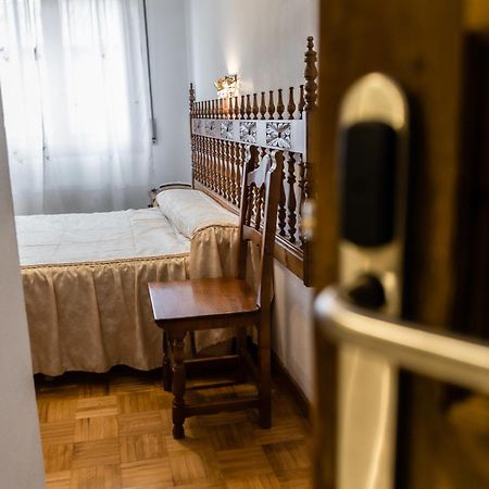 Hostal Santo Domingo De Silos Luaran gambar