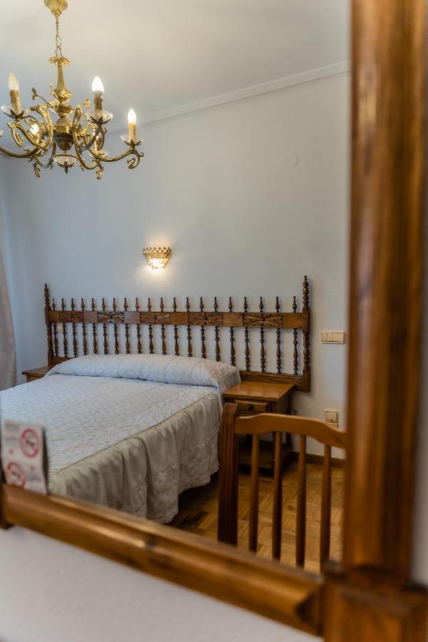 Hostal Santo Domingo De Silos Luaran gambar