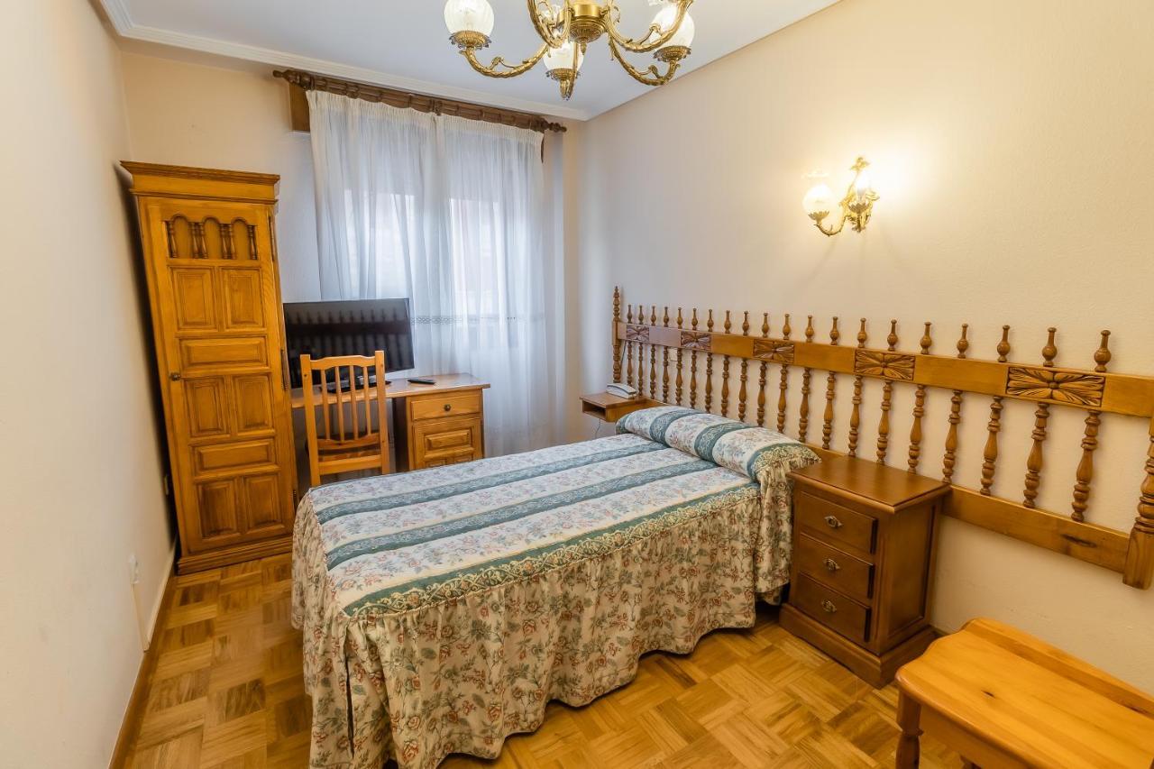 Hostal Santo Domingo De Silos Luaran gambar