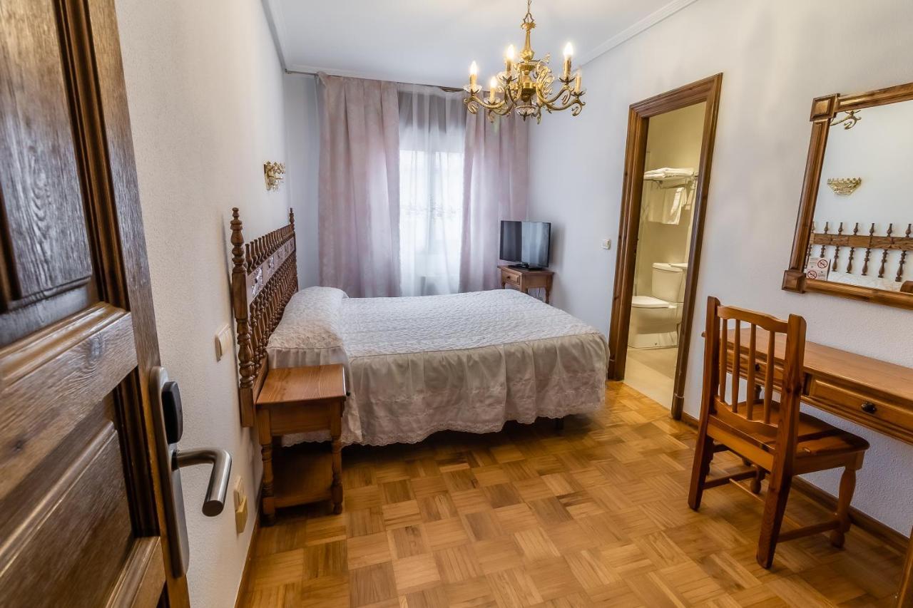 Hostal Santo Domingo De Silos Luaran gambar