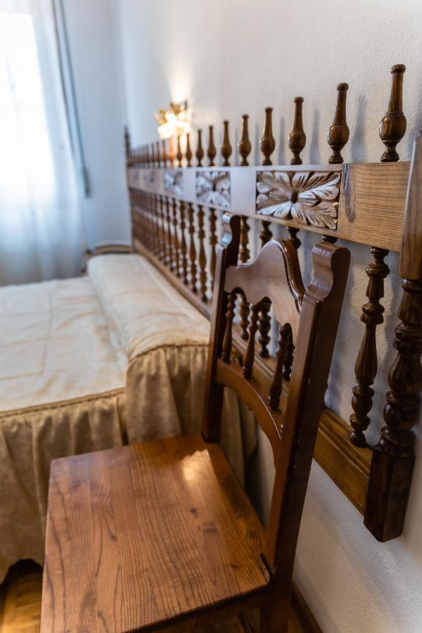 Hostal Santo Domingo De Silos Luaran gambar