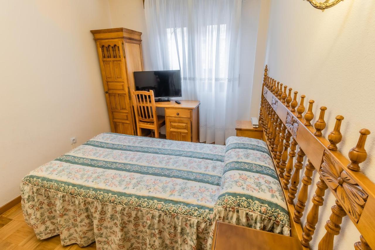Hostal Santo Domingo De Silos Luaran gambar