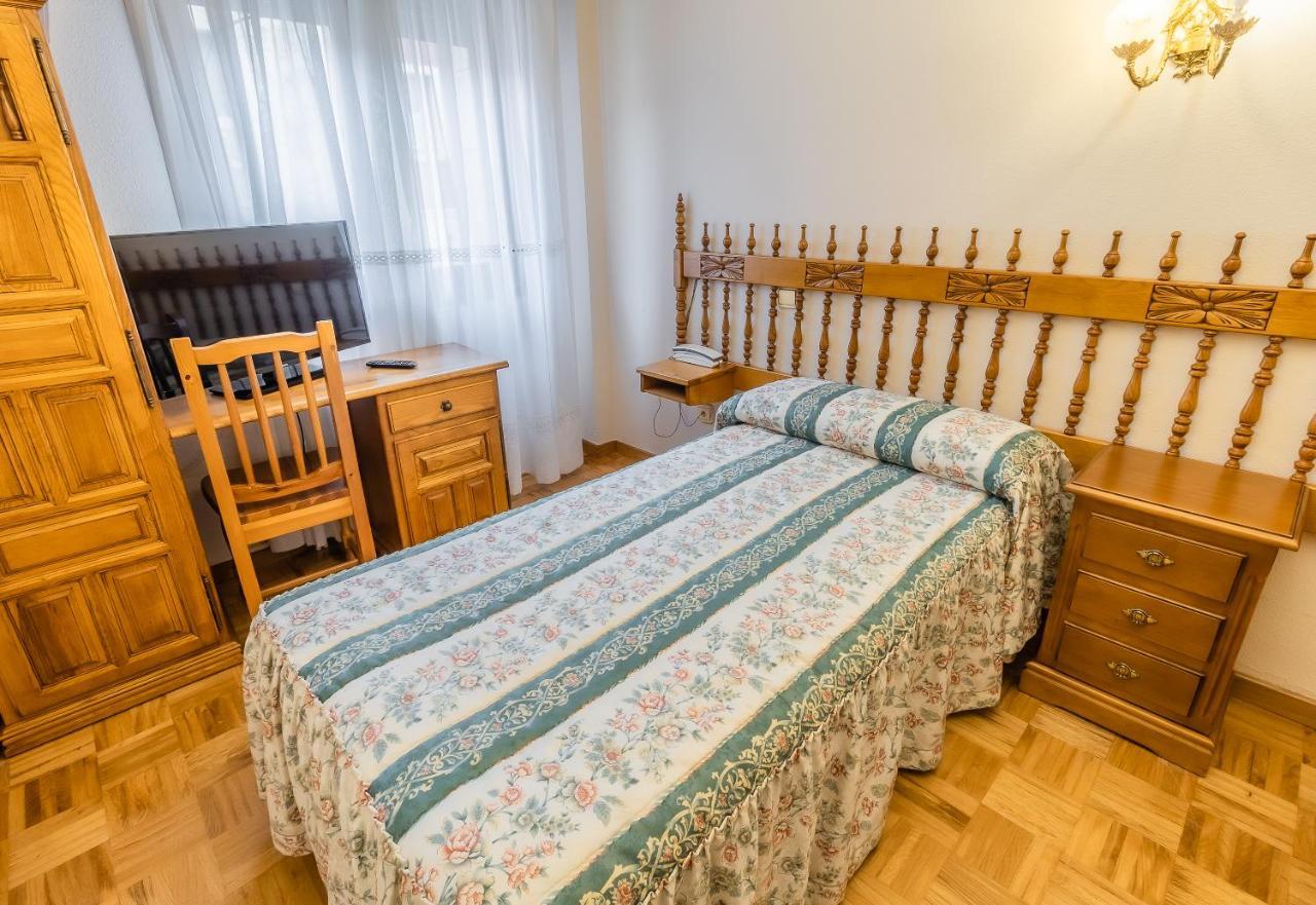Hostal Santo Domingo De Silos Luaran gambar