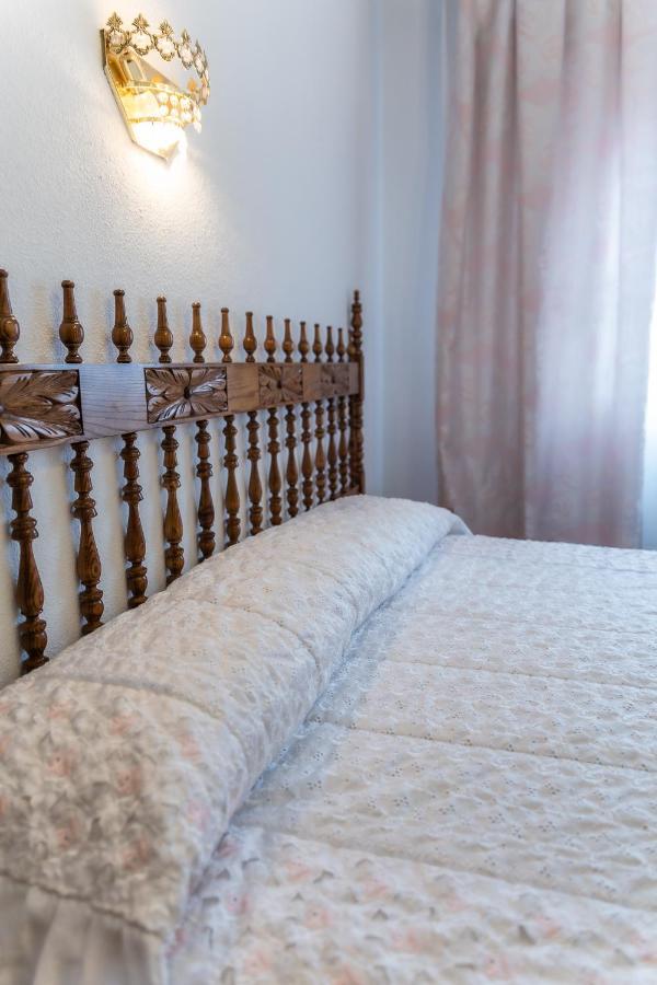 Hostal Santo Domingo De Silos Luaran gambar