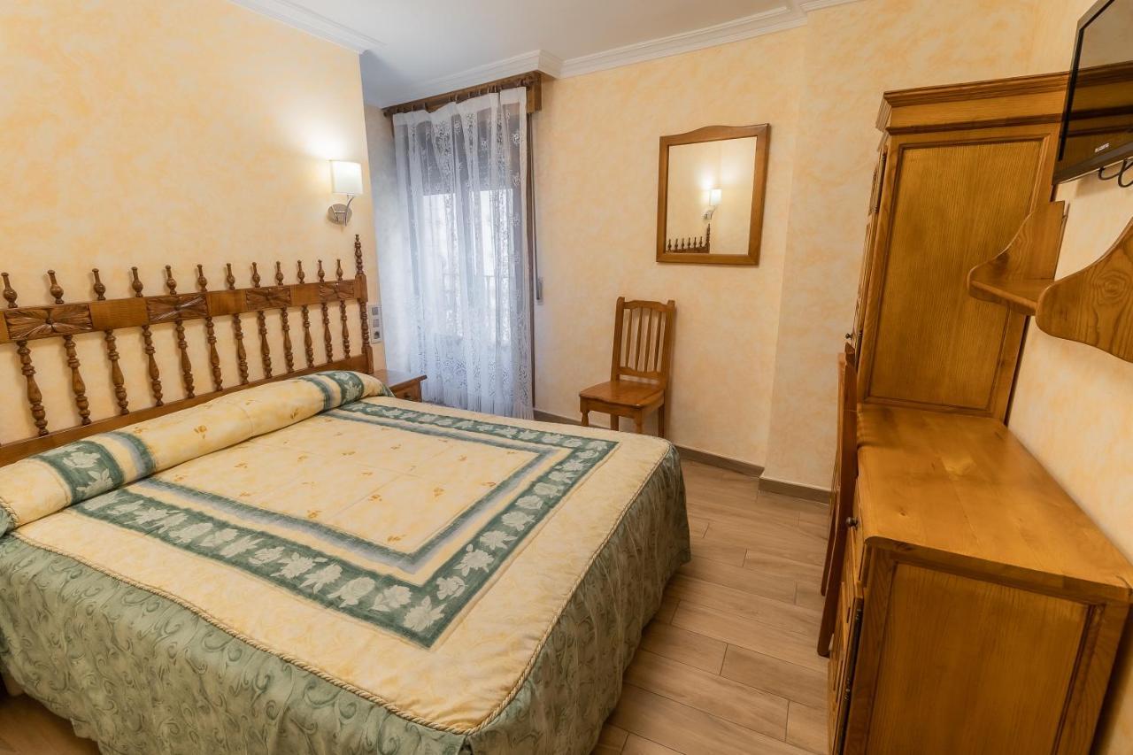 Hostal Santo Domingo De Silos Luaran gambar